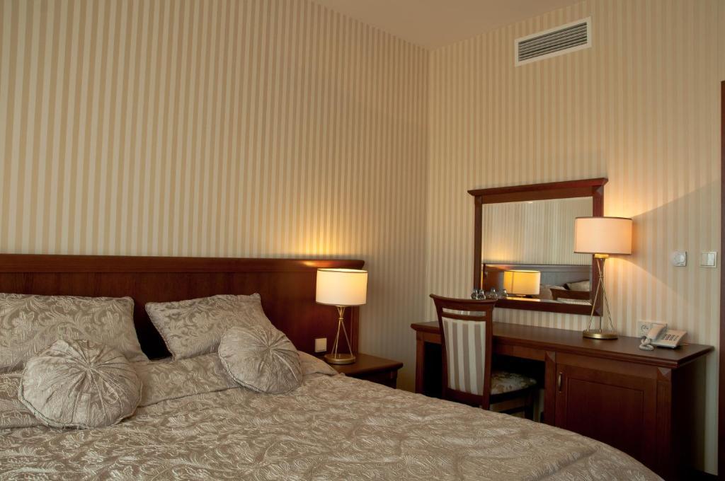 Dwor Kresowy Hotell Radymno Rum bild