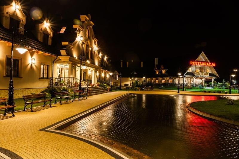 Dwor Kresowy Hotell Radymno Exteriör bild